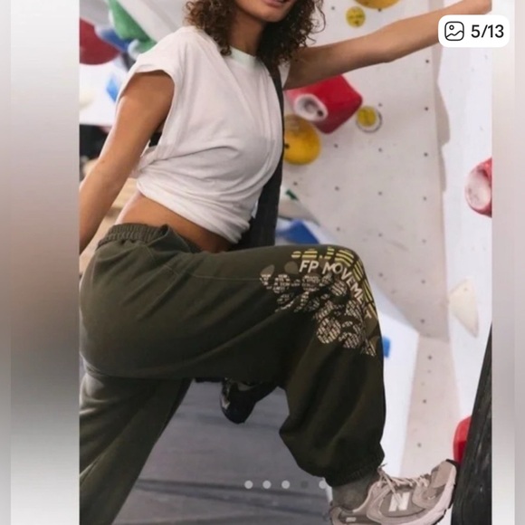 Free People All Star Logo Pants. Green - Picture 3 of 10